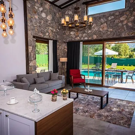 Luxury With Private Pool And Stunning Garden