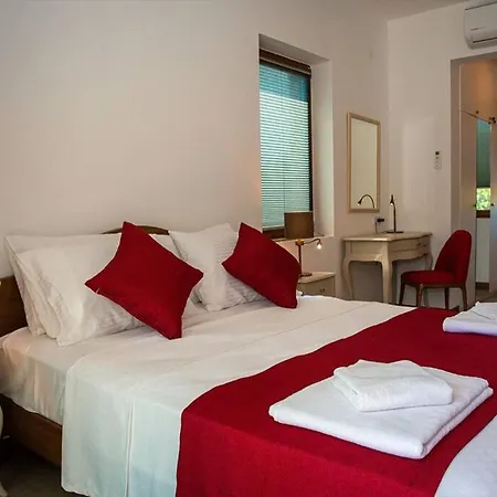 Luxury With Private Pool And Stunning Garden Villa *