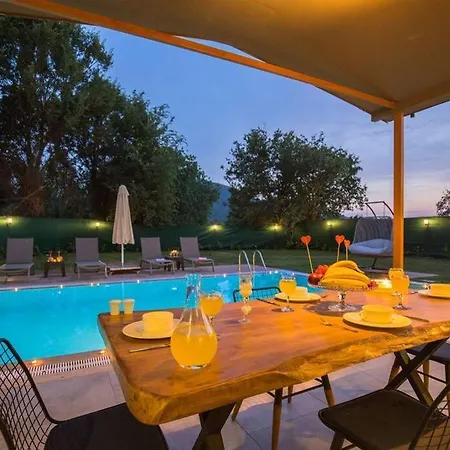 Luxury With Private Pool And Stunning Garden Villa