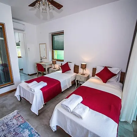 Luxury With Private Pool And Stunning Garden *