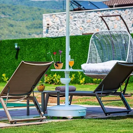 Luxury With Private Pool And Stunning Garden *