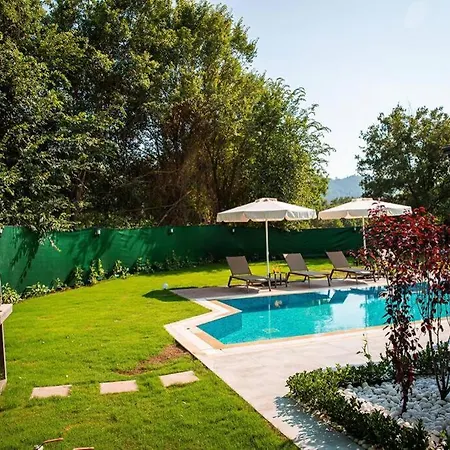Villa Luxury With Private Pool And Stunning Garden