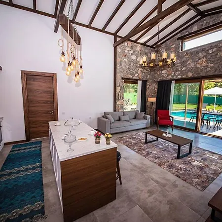 Luxury With Private Pool And Stunning Garden Villa *