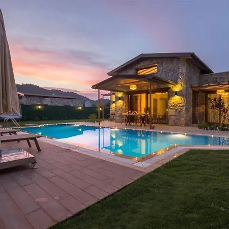 Villa Luxury With Private Pool And Stunning Garden *