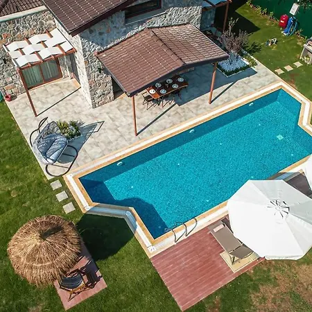 Luxury With Private Pool And Stunning Garden Villa *